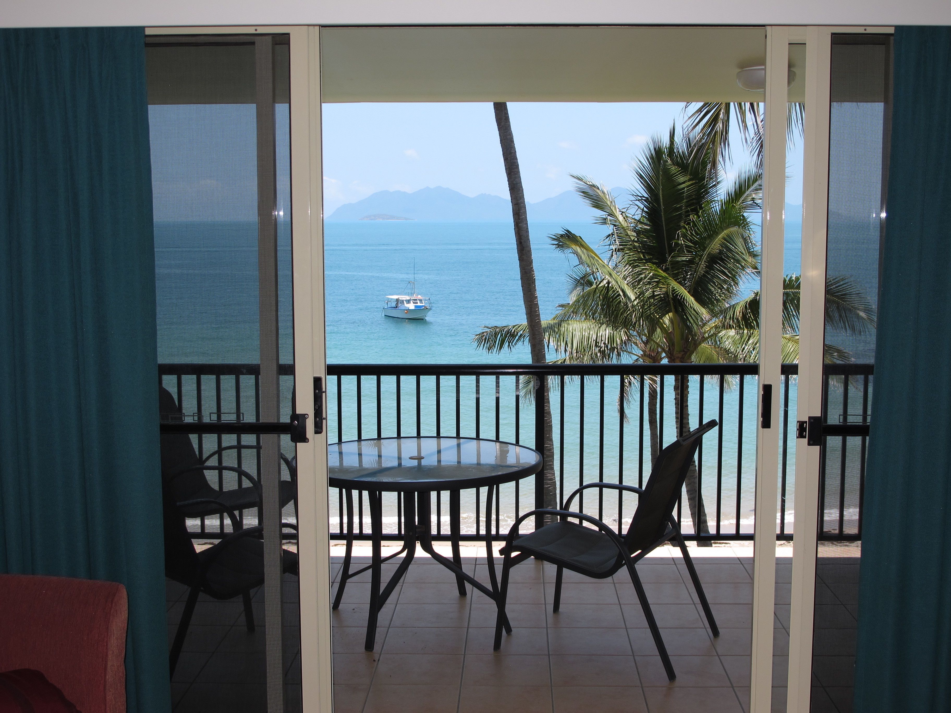 尊榮開放式客房, 1 張加大雙人床, 海灘景觀 | 陽台