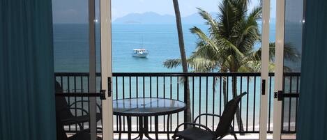 Premium Studio, 1 Queen Bed, Beach View | Balcony