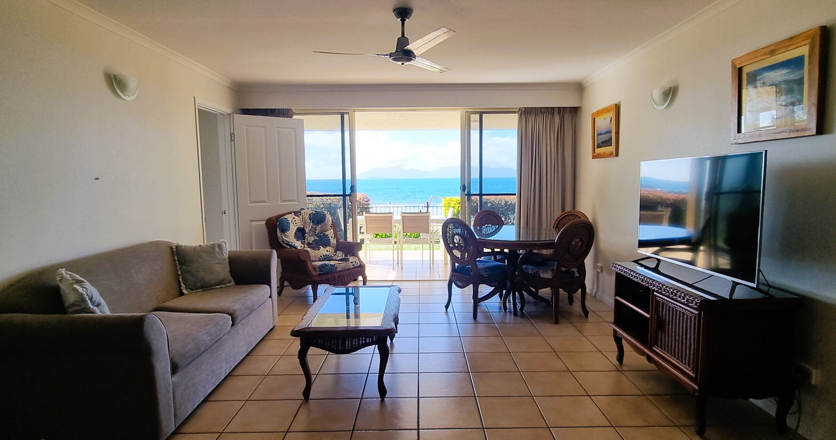 Senger med overmadrass, individuelt dekorert og individuelt innredet