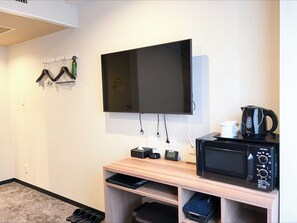 Individually decorated, desk, iron/ironing board, free WiFi - HOTEL LiVEMAX Chofu-Ekimae (Chofu)