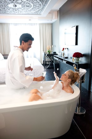 Luxury Room, 1 King Bed | Bathroom | Designer toiletries, hair dryer, bathrobes, slippers - L Hotel Seminyak (Seminyak)