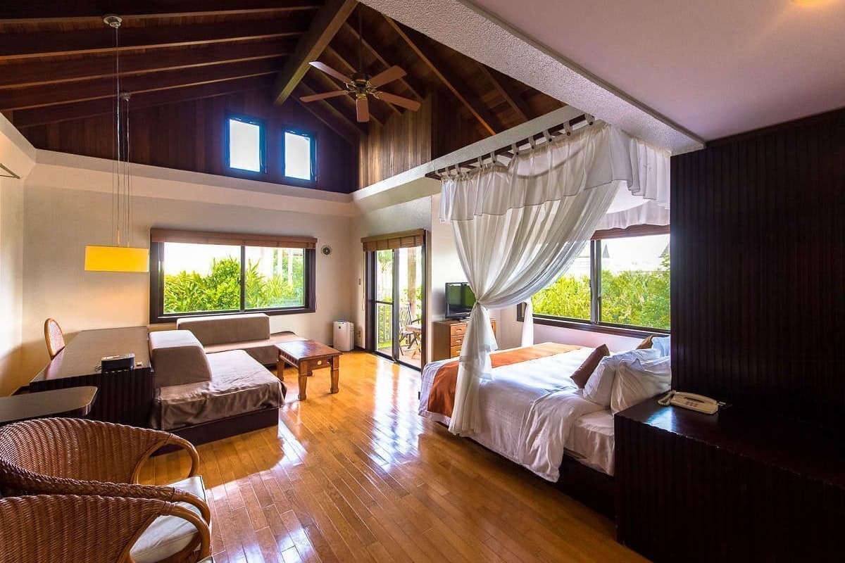 Premium bedding, in-room safe, desk, blackout curtains