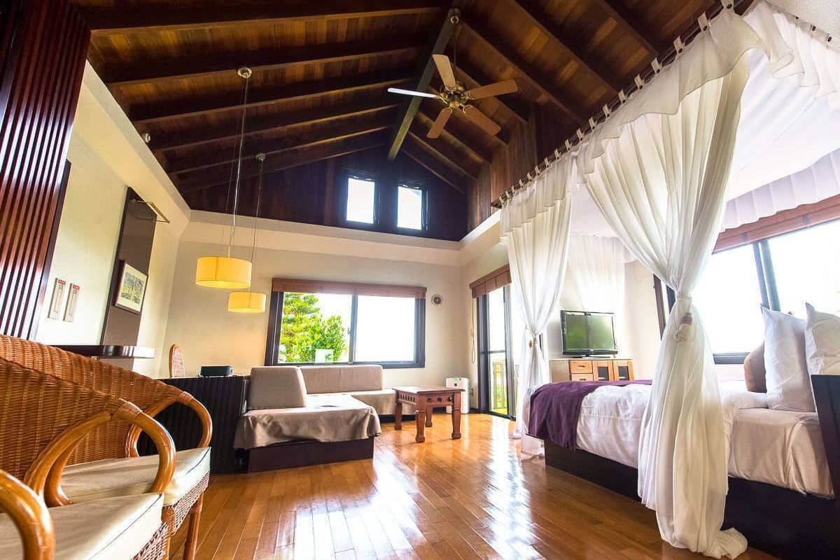 Premium bedding, in-room safe, desk, blackout curtains