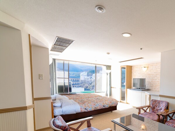 Zimmer (Japanese Western Style, Yubatake Side) | Zimmersafe, kostenloses WLAN