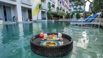 Desayuno buffet (IDR 85000 por persona)