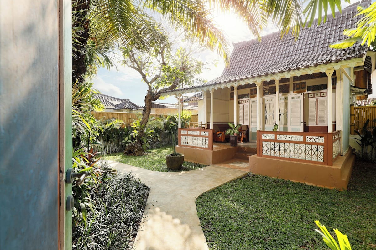 1 Bedroom Bungalow | Garden view