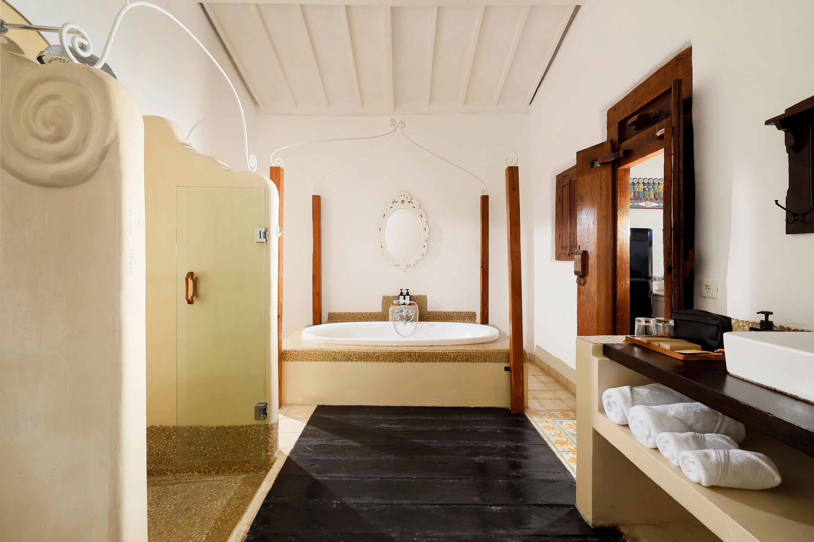2 bedroom villa | bathroom | free toiletries, hair dryer, towels, soap