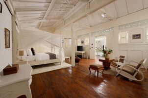 1 Bedroom Cottage Suite Pool View | Premium bedding, minibar, in-room safe, individually decorated