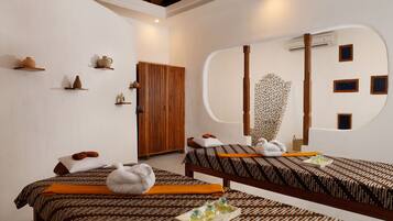Ruang perawatan pasangan, perawatan tubuh, aromaterapi, dan body scrub