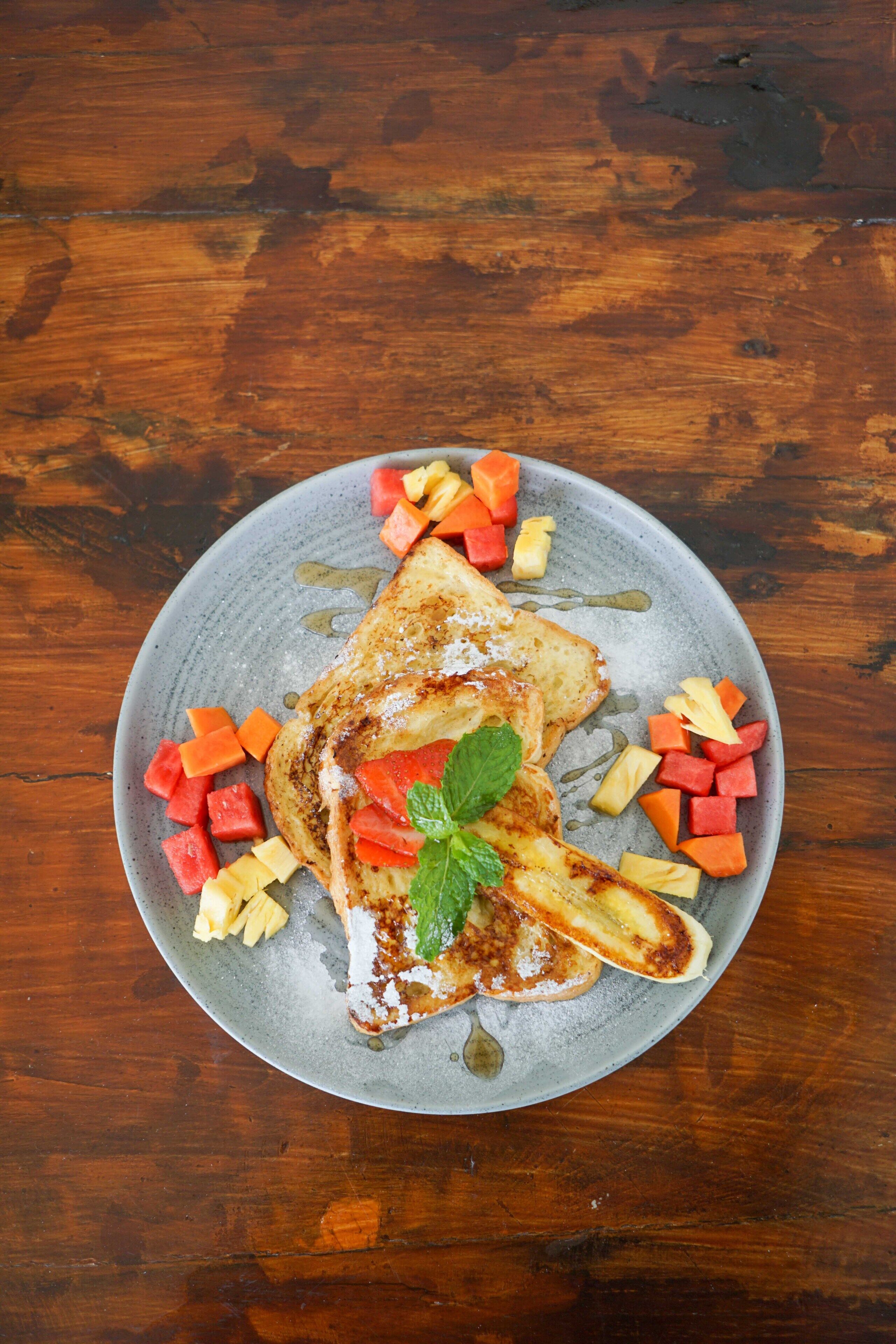 daily continental breakfast for a fee