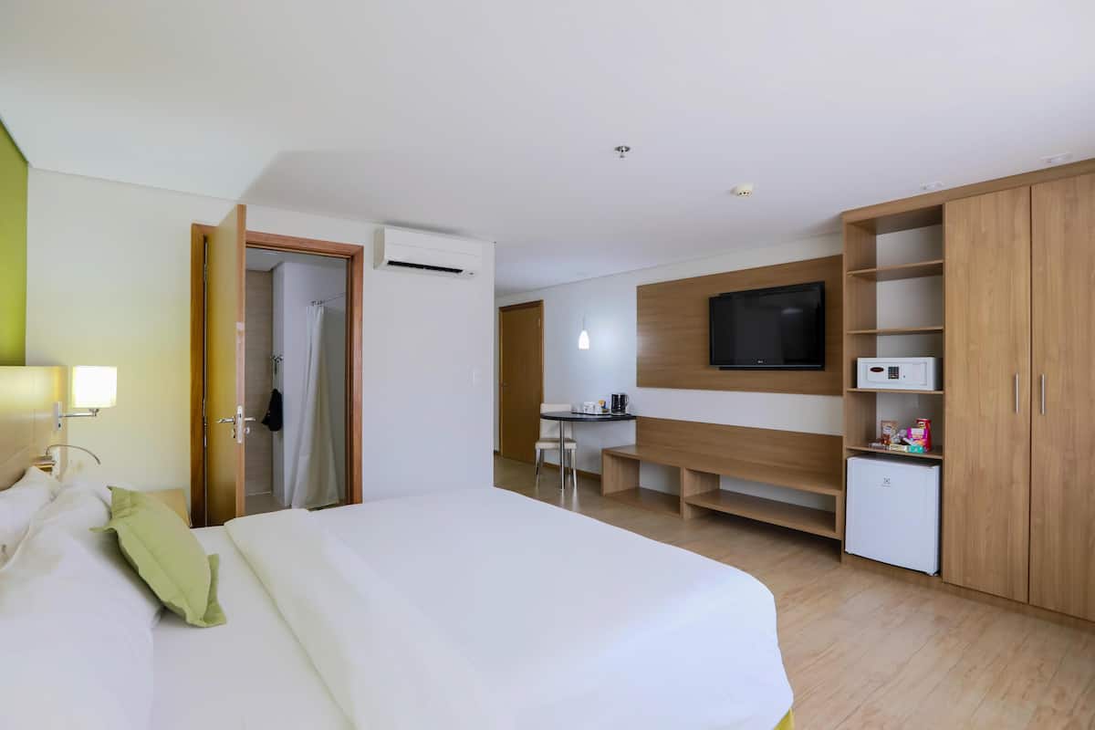 1 bedroom, minibar, in-room safe, desk