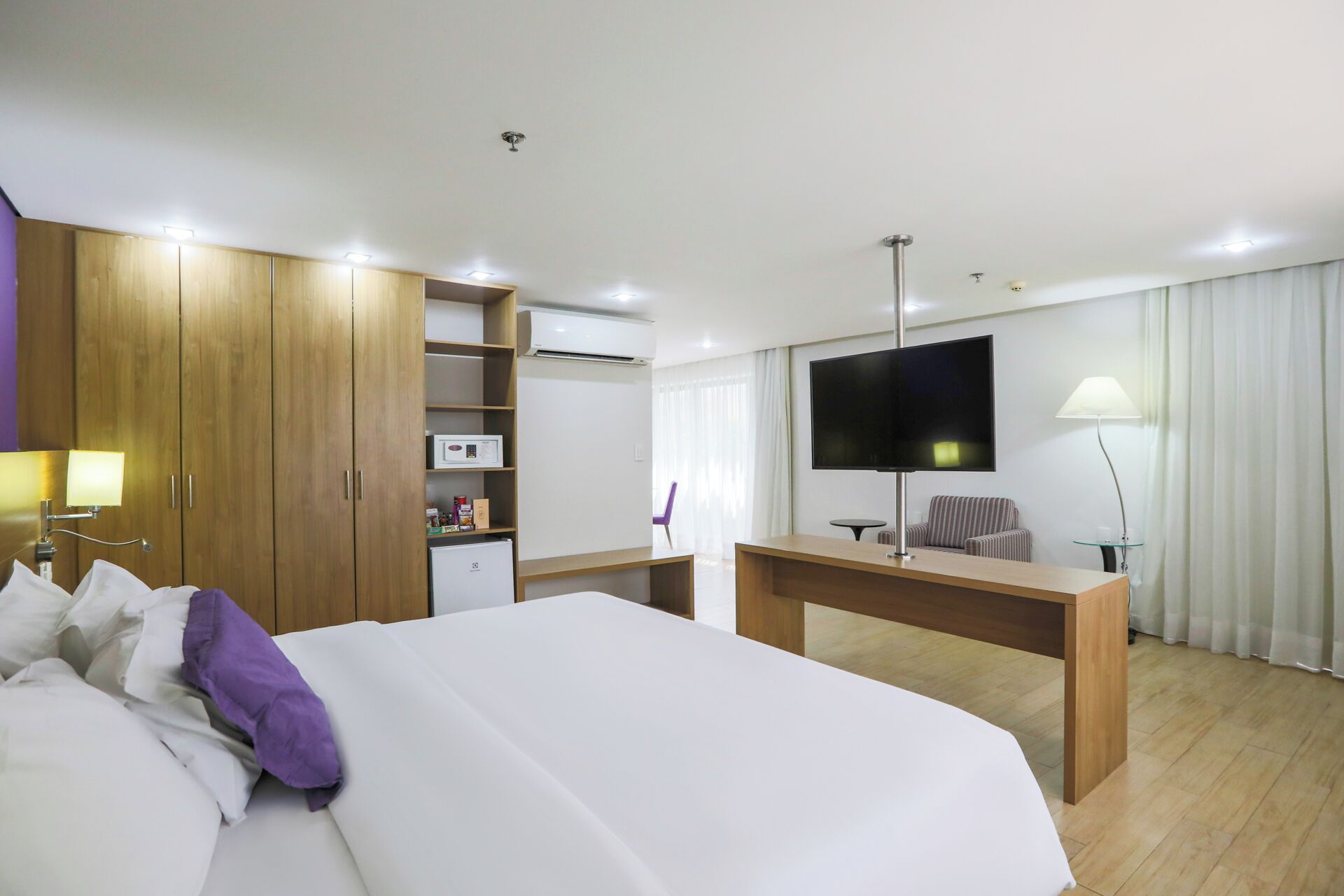 business class | 1 bedroom, minibar, in-room safe, desk