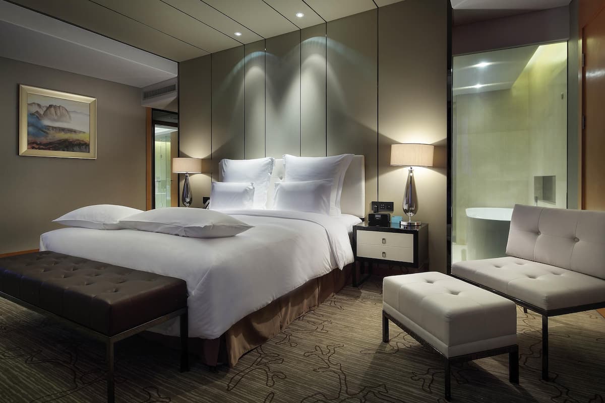 Minibar, in-room safe, soundproofing, iron/ironing board