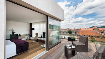 Panoramic Room, Non Smoking, Sauna | Premium bedding, in-room safe, desk, laptop workspace