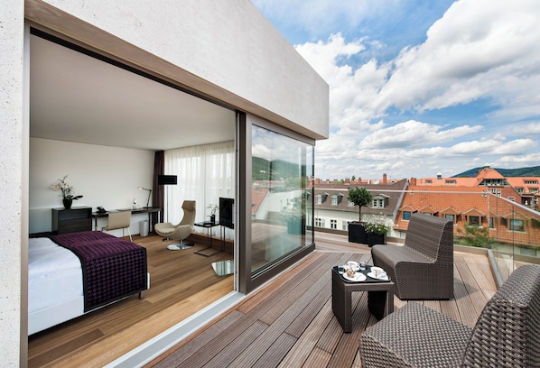 Panorama kamer, niet-roken, sauna | Luxe beddengoed, een kluis op de kamer, een bureau, een laptopwerkplek