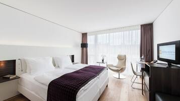 Premium bedding, in-room safe, desk, laptop workspace