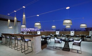 Bar (on property) - Arumaila Boutique Hotel (Doha)