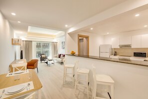 Superior Apartment, 1 Bedroom | In-room safe, individually furnished, desk, laptop workspace - Marriott Executive Apartments City Center Doha (Doha)