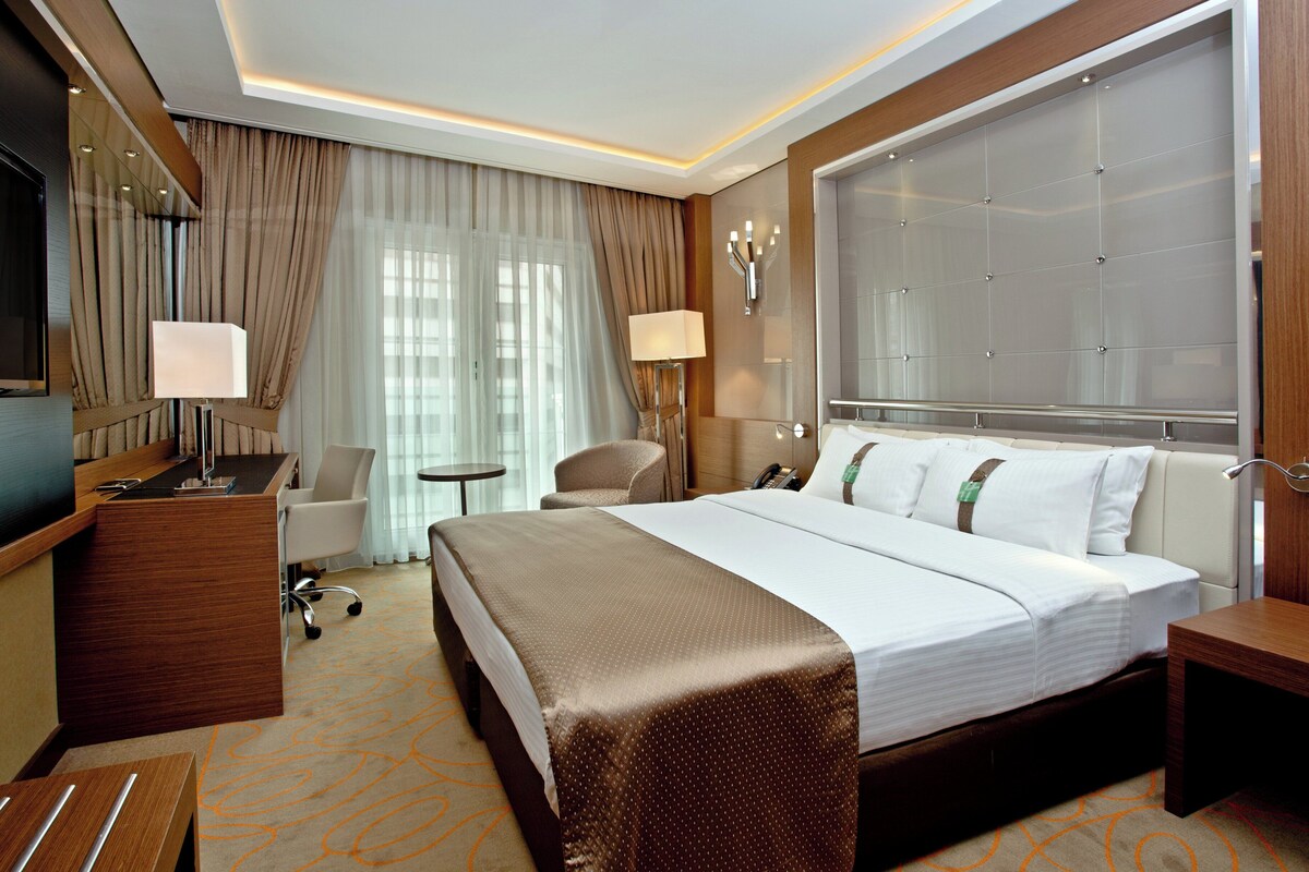 Minibar, in-room safe, desk, soundproofing