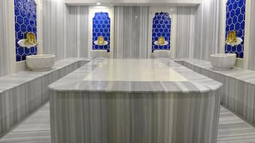 Salas de tratamiento para parejas y baño turco o hammam