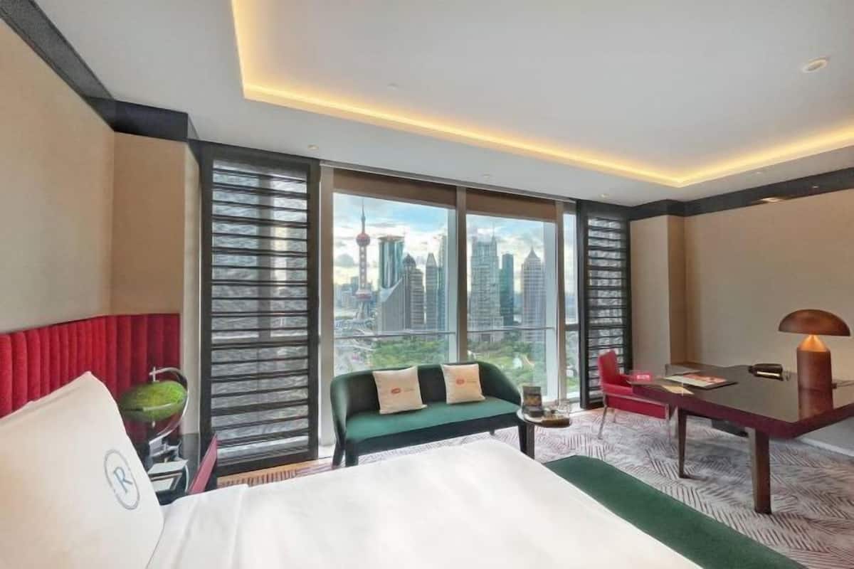 1 bedroom, premium bedding, down comforters, minibar