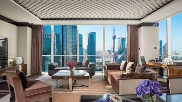 Suite, 2 Bedrooms (Pearl River View) | Premium bedding, down comforters, minibar, in-room safe