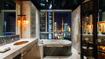 Suite, 2 Bedrooms (Pearl River View) | Bathroom | Combined shower/tub, deep soaking tub, rainfall showerhead