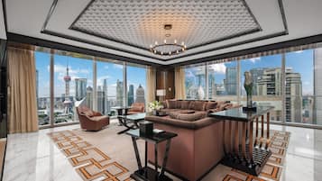 Presidential Suite, 3 Bedrooms (Pearl River View) | Premium bedding, down duvets, minibar, in-room safe