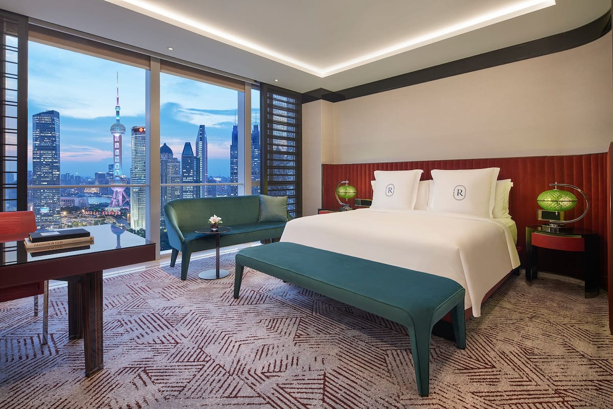 1 bedroom, premium bedding, down comforters, minibar