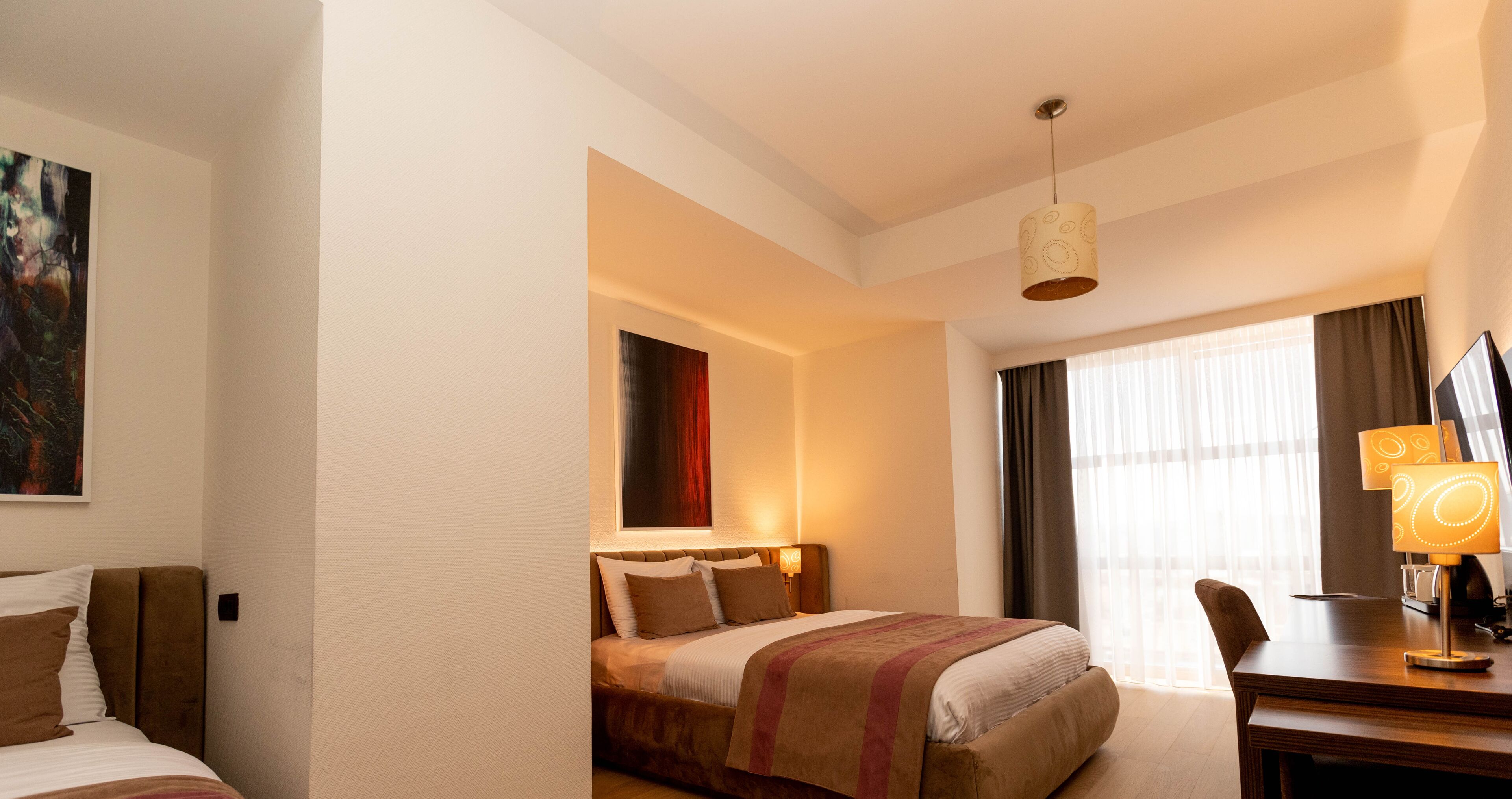 standard twin room | minibar, in-room safe, desk, soundproofing