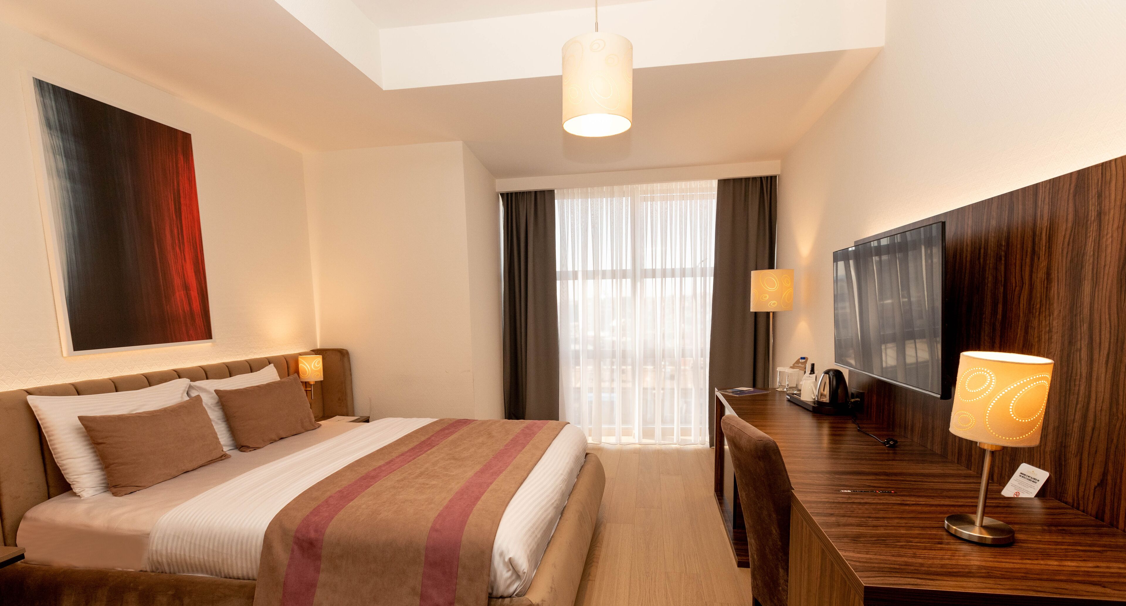 standard single room | minibar, in-room safe, desk, soundproofing