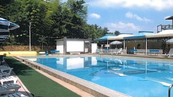 Piscina externa sazonal