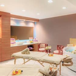 Couples treatment rooms, sauna, body treatments, aromatherapy