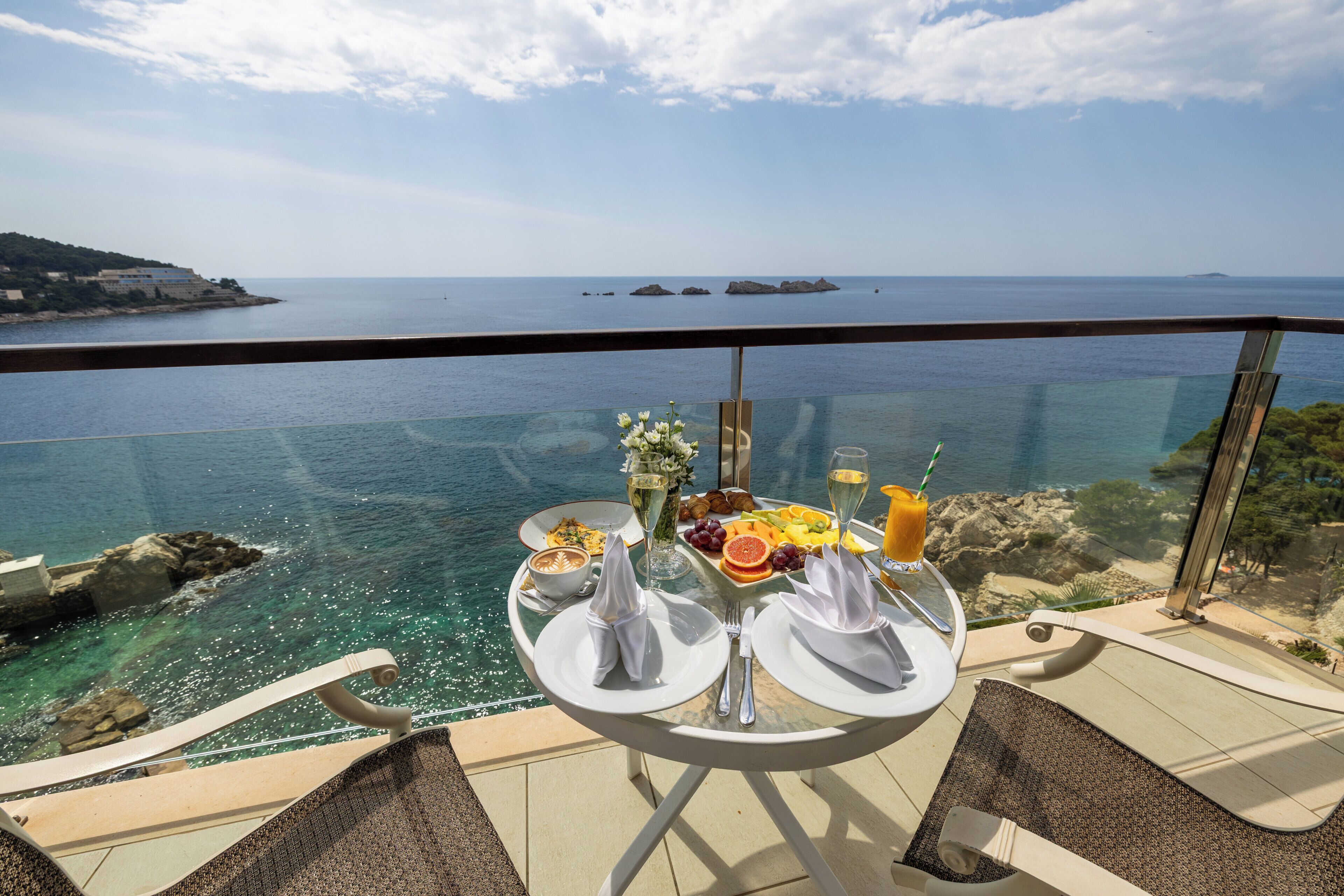 Executive-suite - 1 kingsize-seng med sovesofa - havudsigt | Terrasse/gårdhave