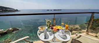 Royal Princess Hotel