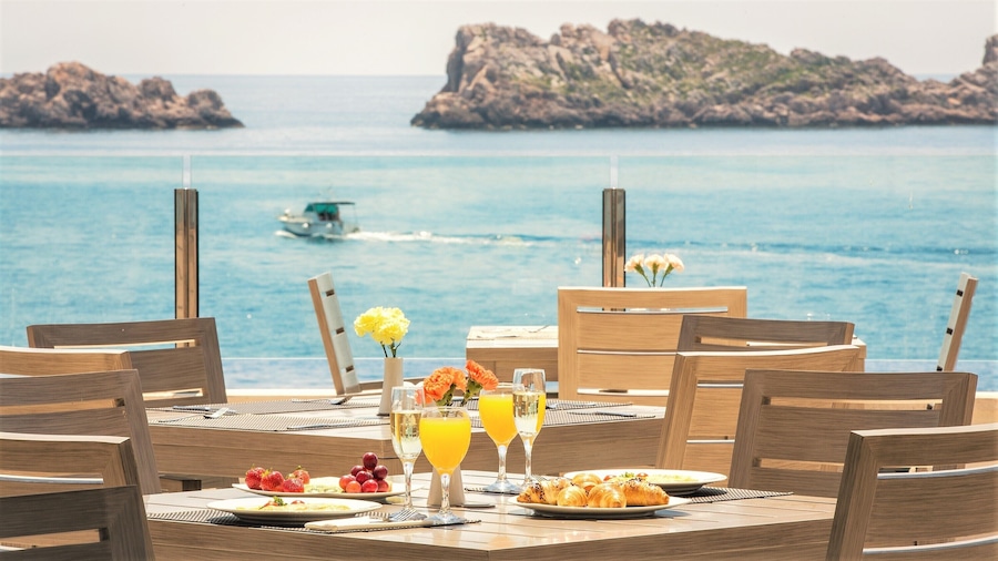 Royal Princess Hotel