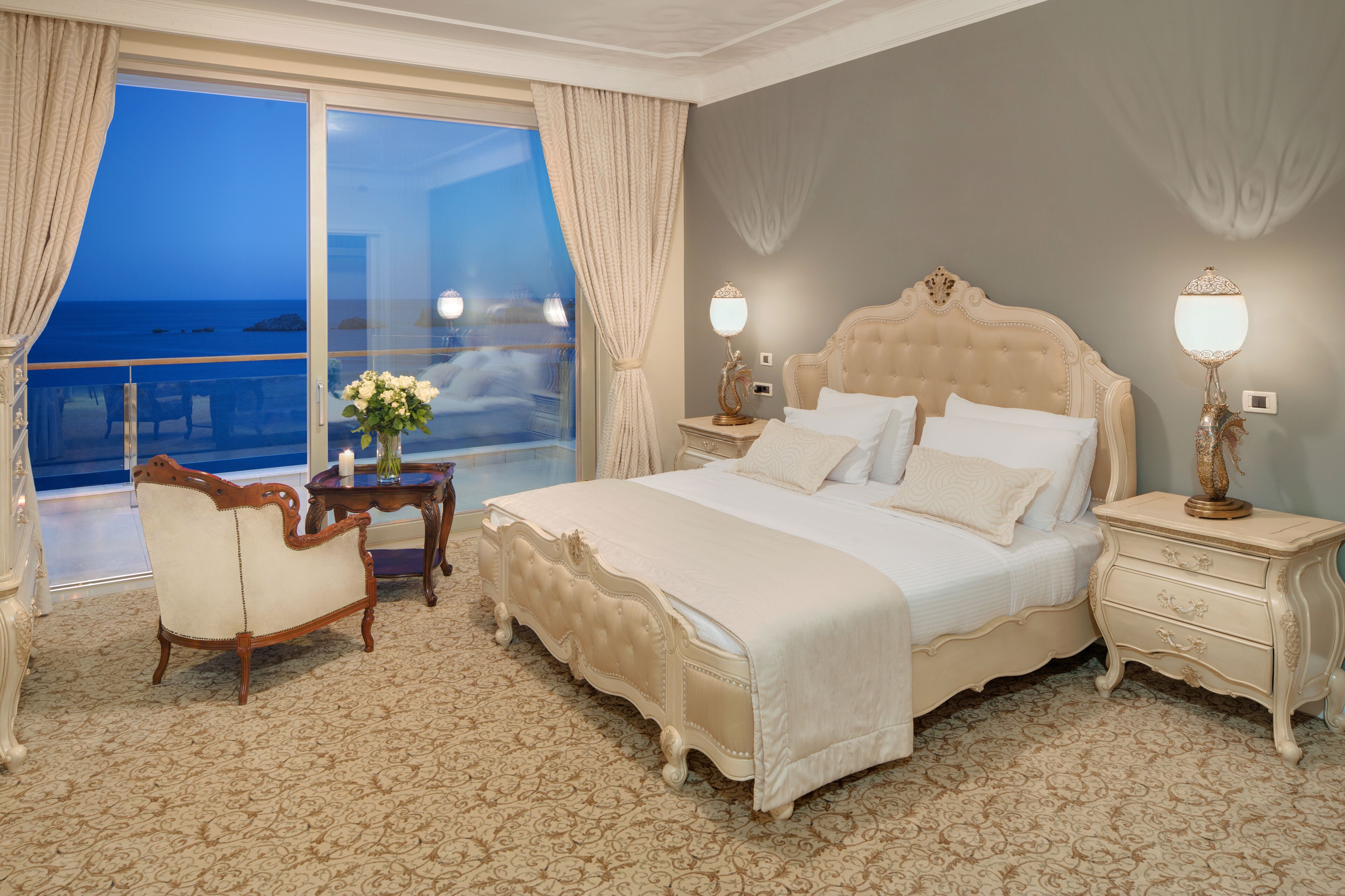presidential suite | 1 bedroom, premium bedding, minibar, in-room safe
