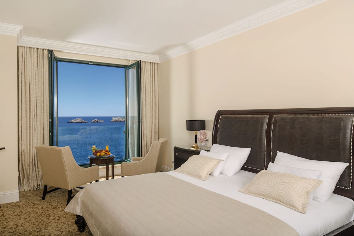 Premium bedding, minibar, in-room safe, desk