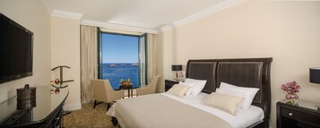 Premium bedding, minibar, in-room safe, desk