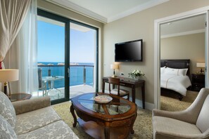 140-cm-LCD-Fernseher mit Satellitenempfang, Fernseher, Kamin