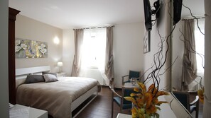 Basic Double Room | Select Comfort beds, individually furnished, free cots/infant beds - B&B Villa Ernestina (Castellana Grotte)
