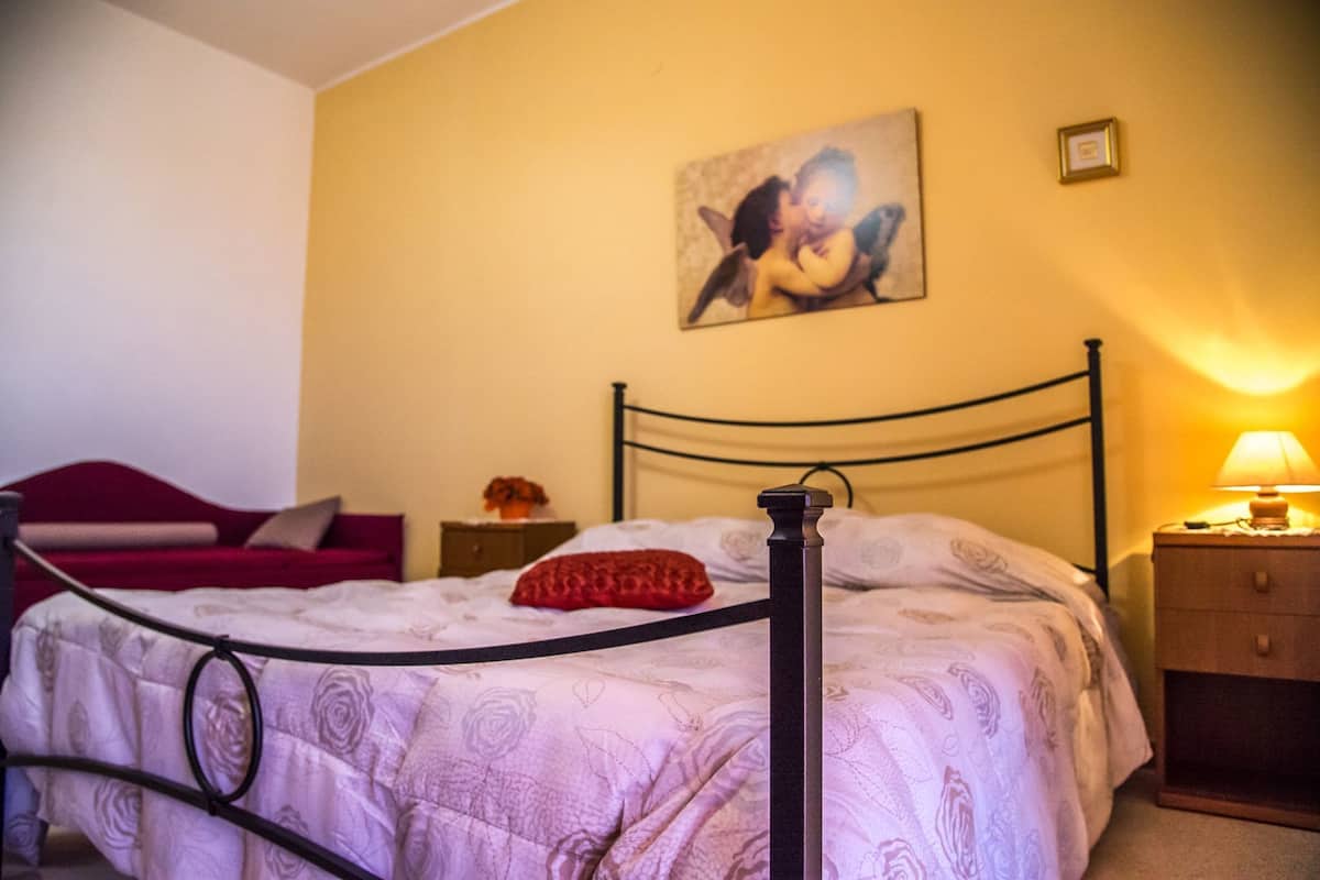 Classic Double Room | Premium bedding, desk, rollaway beds (surcharge), WiFi (free)