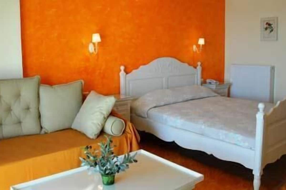 triple room, sea view | blackout curtains, soundproofing, iron/ironing board