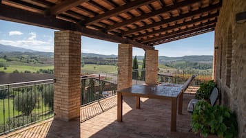 Exclusive Suite, 2 Bedrooms, Vineyard View | Terrace/patio