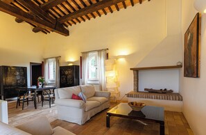 Exclusive Suite, 2 Bedrooms, Vineyard View | Living area | Ping pong - Tenuta Pianirossi (Cinigiano)