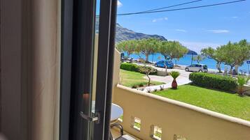 Studio, Sea View | Soundproofing, free cribs/infant beds, free WiFi, bed sheets