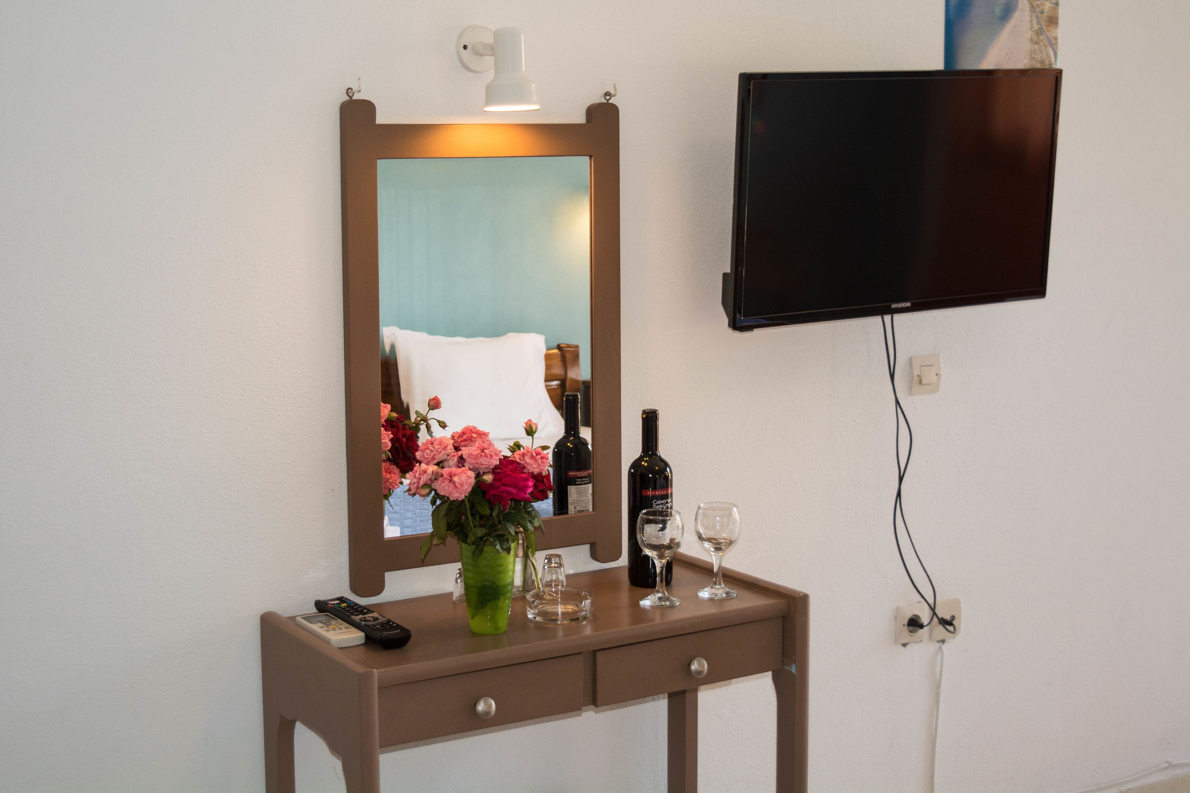 studio (triple) | room amenity