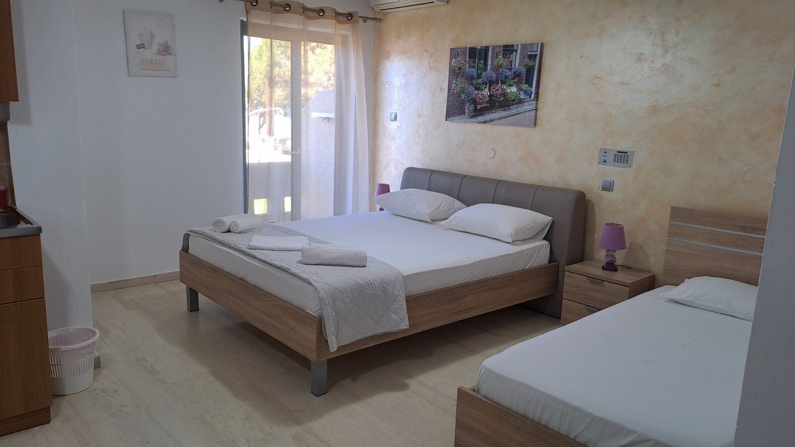 studio, sea view | soundproofing, free cots/infant beds, free wifi, bed sheets