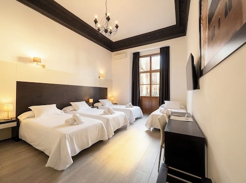 Alhambra Suites