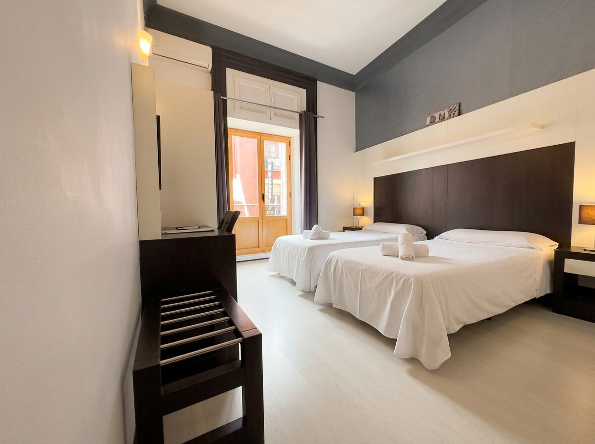 Kamar Double Superior | Minibar, brankas, meja kerja, dan tirai kedap cahaya